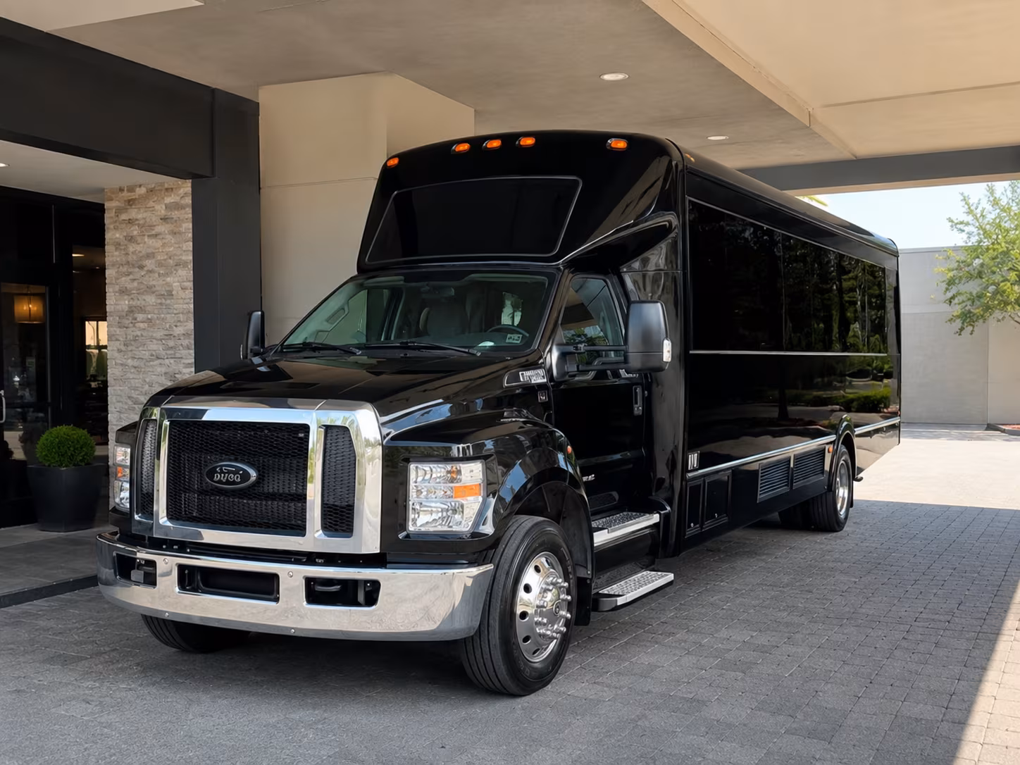 Grand Rapids Winery Tour & Pub Crawl Transportation